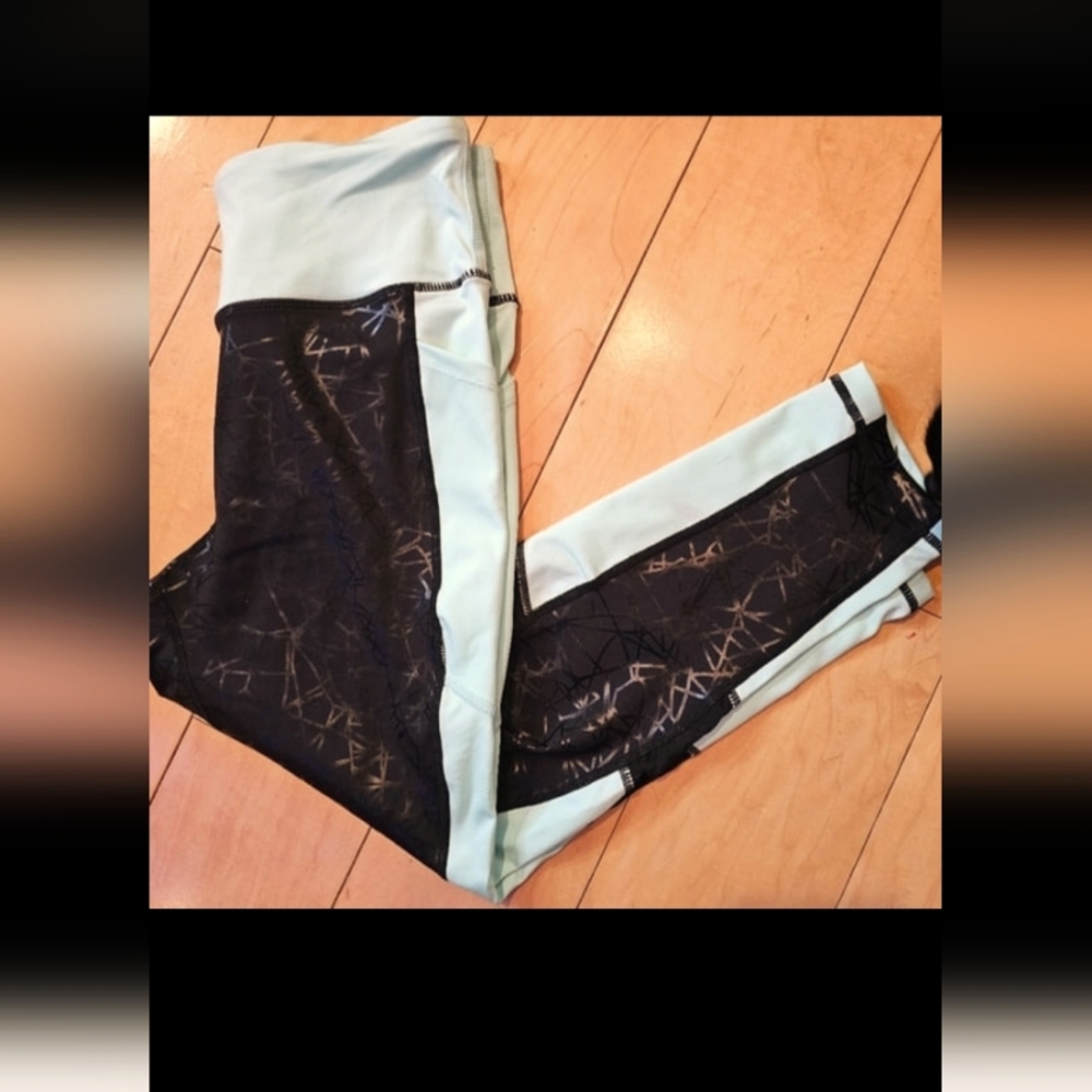 NWT RISE BY LULAROE FEARLESS LEGGINGS